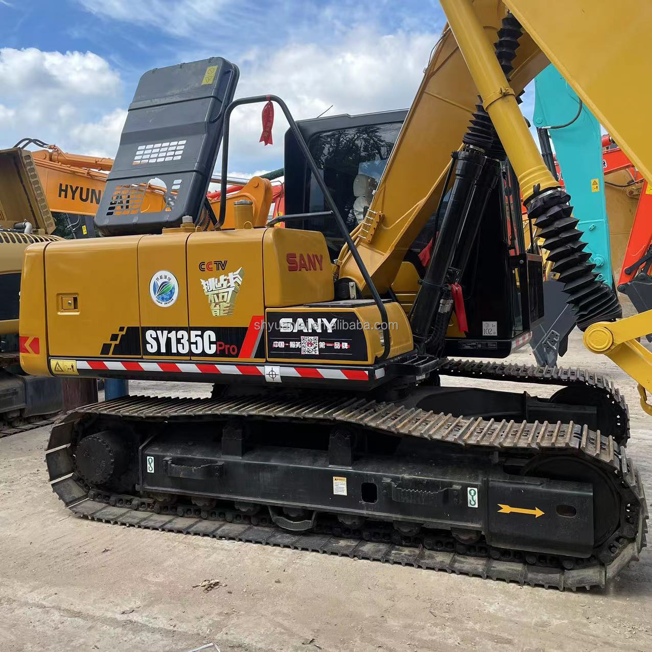 13T Used Sany135C Pro Excavator with High Work Efficiency and Original Hydraulic Valve