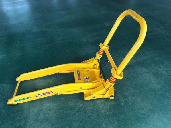 Buy cheap 20Kg Folding Parking Anti Ram Vehicle Barriers Rubber Plate from wholesalers