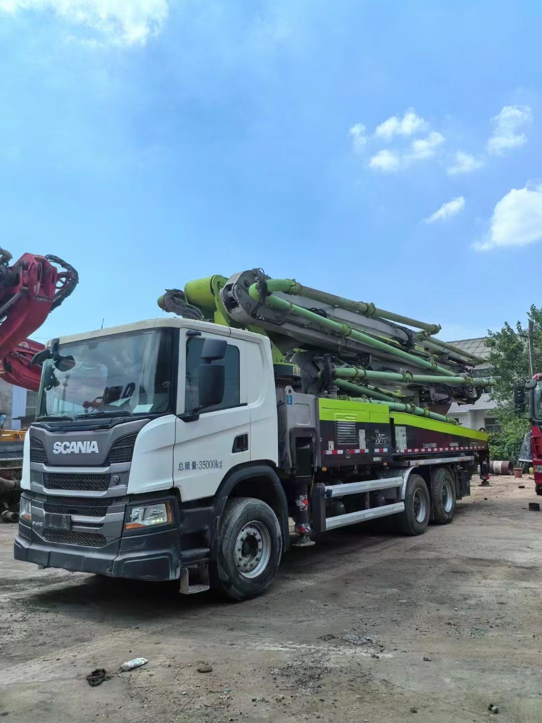 Used Concrete Pump Trucks on Mercedes Benz Chassis with 50m Boom and After-sales Service