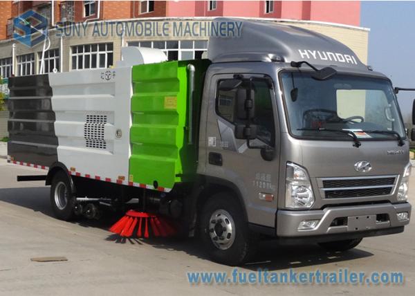 HYUNDAI 8000L 4x2 Road Sweeper Truck brush suction road sweeper truck for