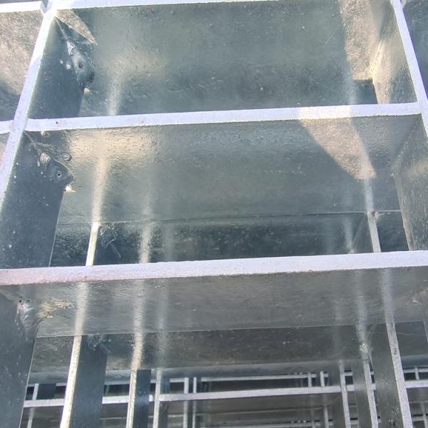 Buy cheap Galvanized Heavy Duty Steel Grating Catwalk Canal Cover For Rain Gutter Treads from wholesalers