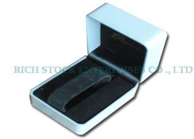 Buy cheap Velvet Watch Box from wholesalers