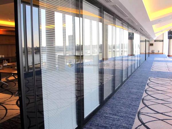 Buy cheap Modern Sleek Design Glass Partition Walls For Home Office Sound Dampening from wholesalers