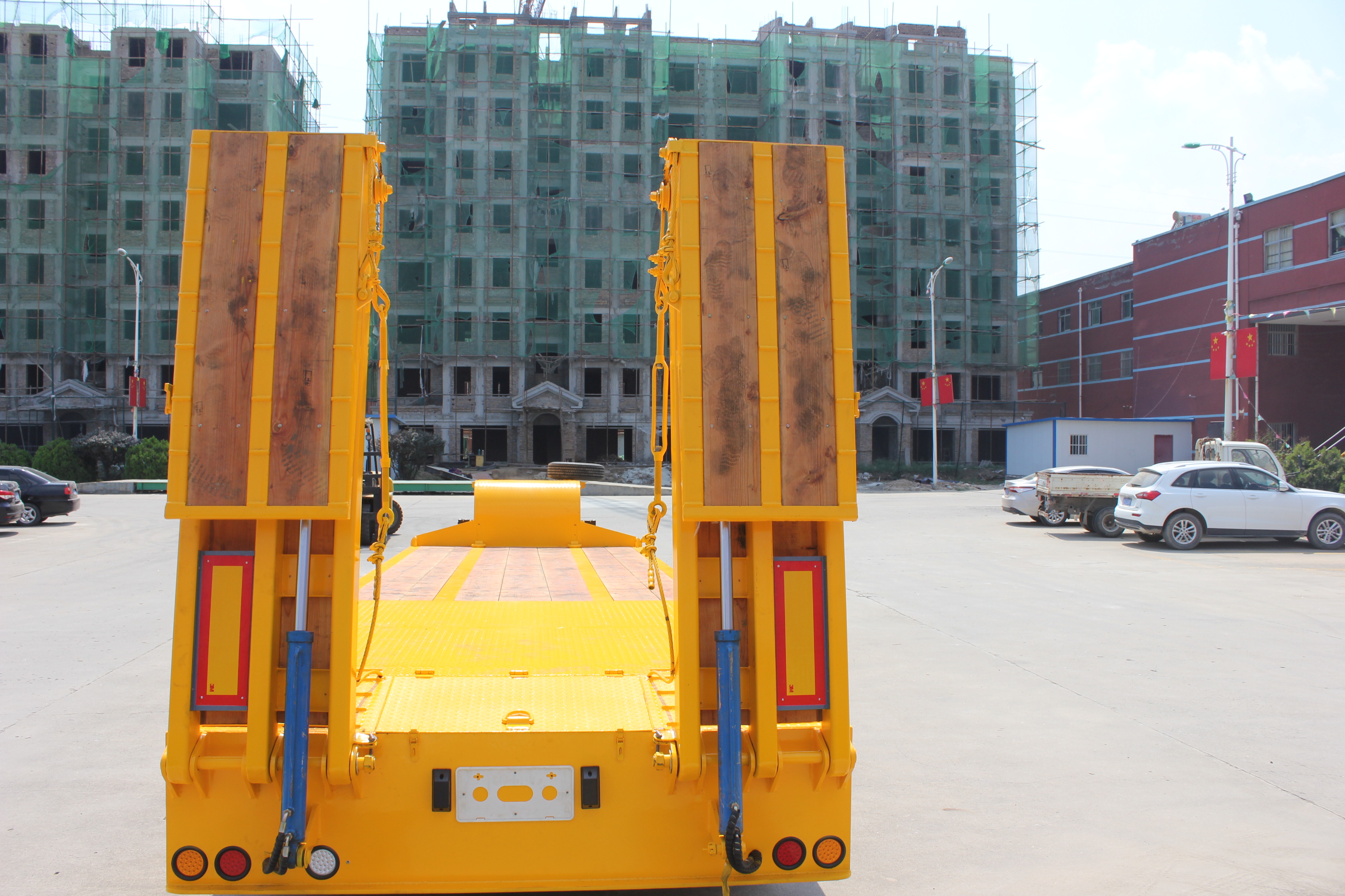 2 Axle 28 Tons Lowbed Lowboy Truck Trailer Semi Trailer for Heavy Equipment Transport