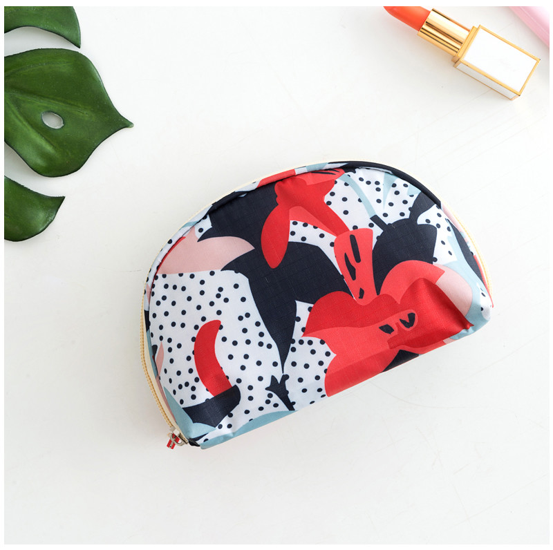 Water Resistant Shell Shape Polyester Cosmetic Bag For Trip