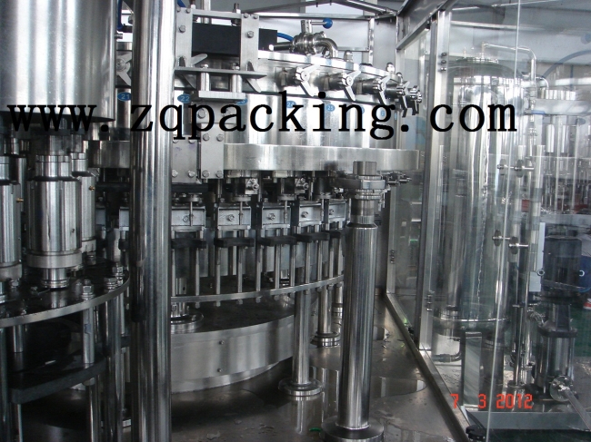 Automatic Gas/Carbonated Drink Filling Machine