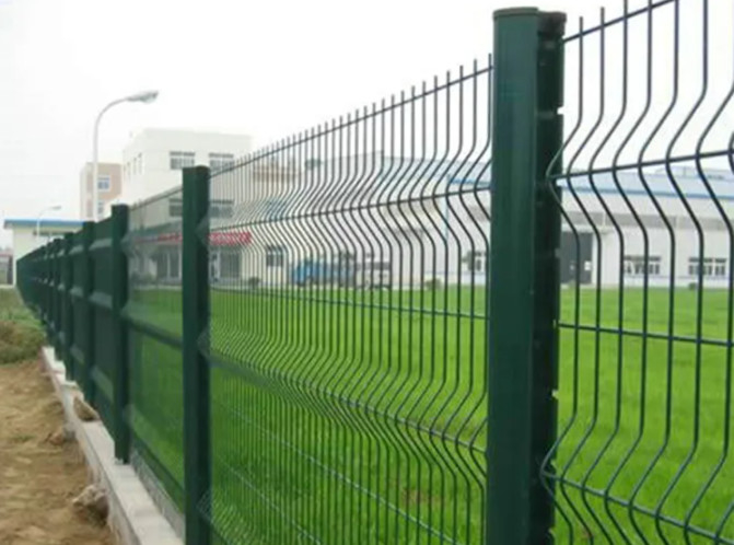 1.23m Height Triangle Fence Panel With 3.5mm Wire Diameter And Customizable Length