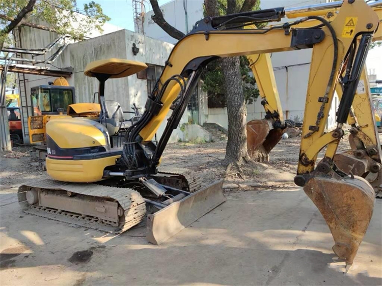 4000 KG Crawler Chain Earth-moving Machinery Used Cat 304 Excavator in Shanghai Japan Made