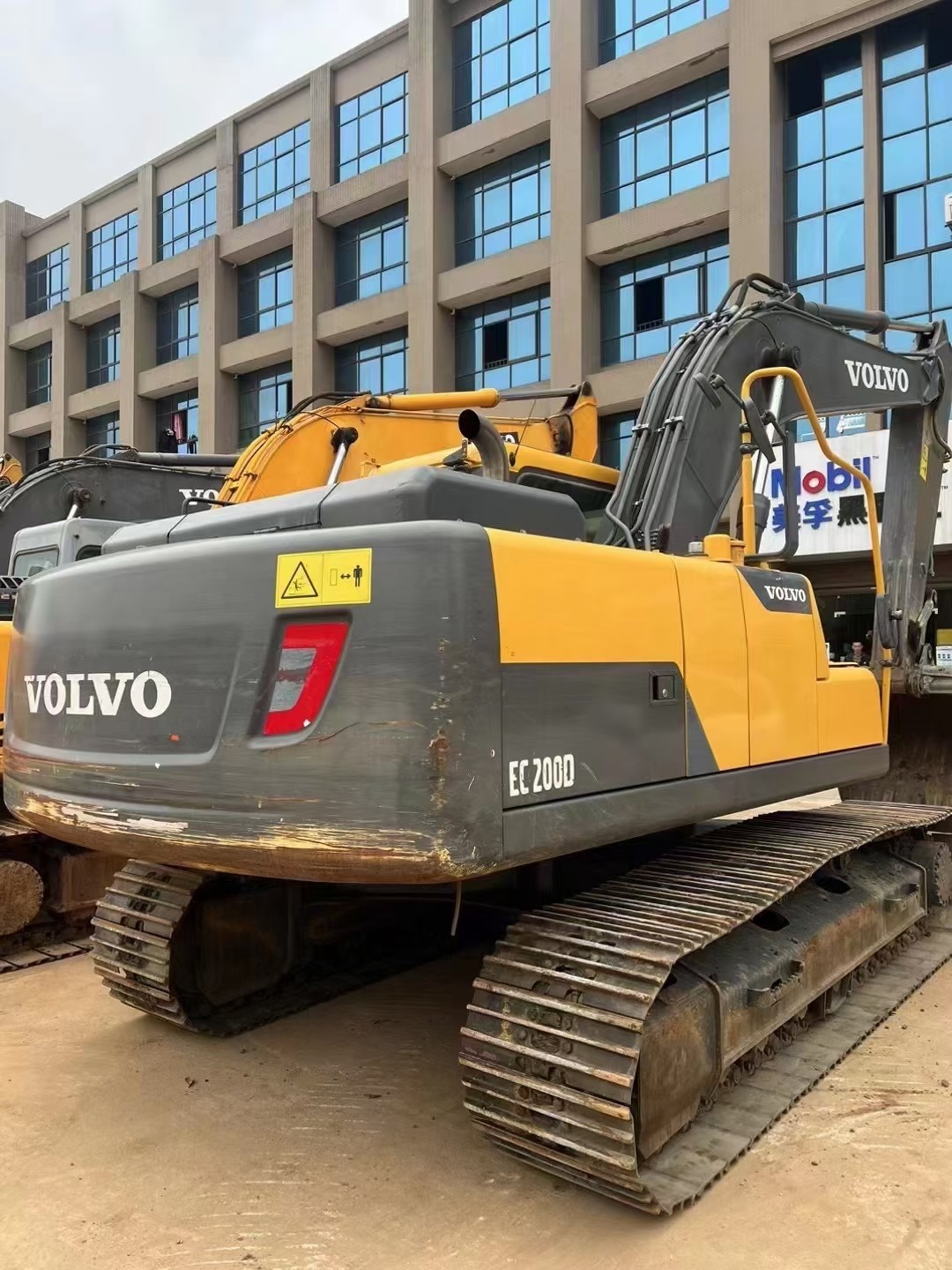 CE Heavy Equipment Used Second Hand Volvo Excavators 20T Ec 200 Volvo Machine Digger