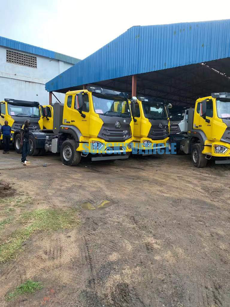 HOWO 6X4 Tractor Truck With Extra Fuel Tank Long Distance Transporation