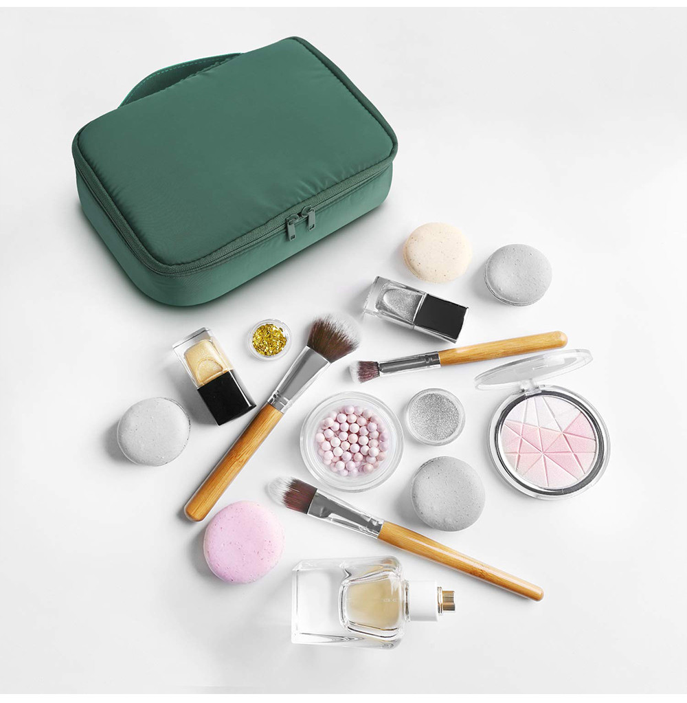 Zippered Polyester Makeup Storage Bag With Brush Holder