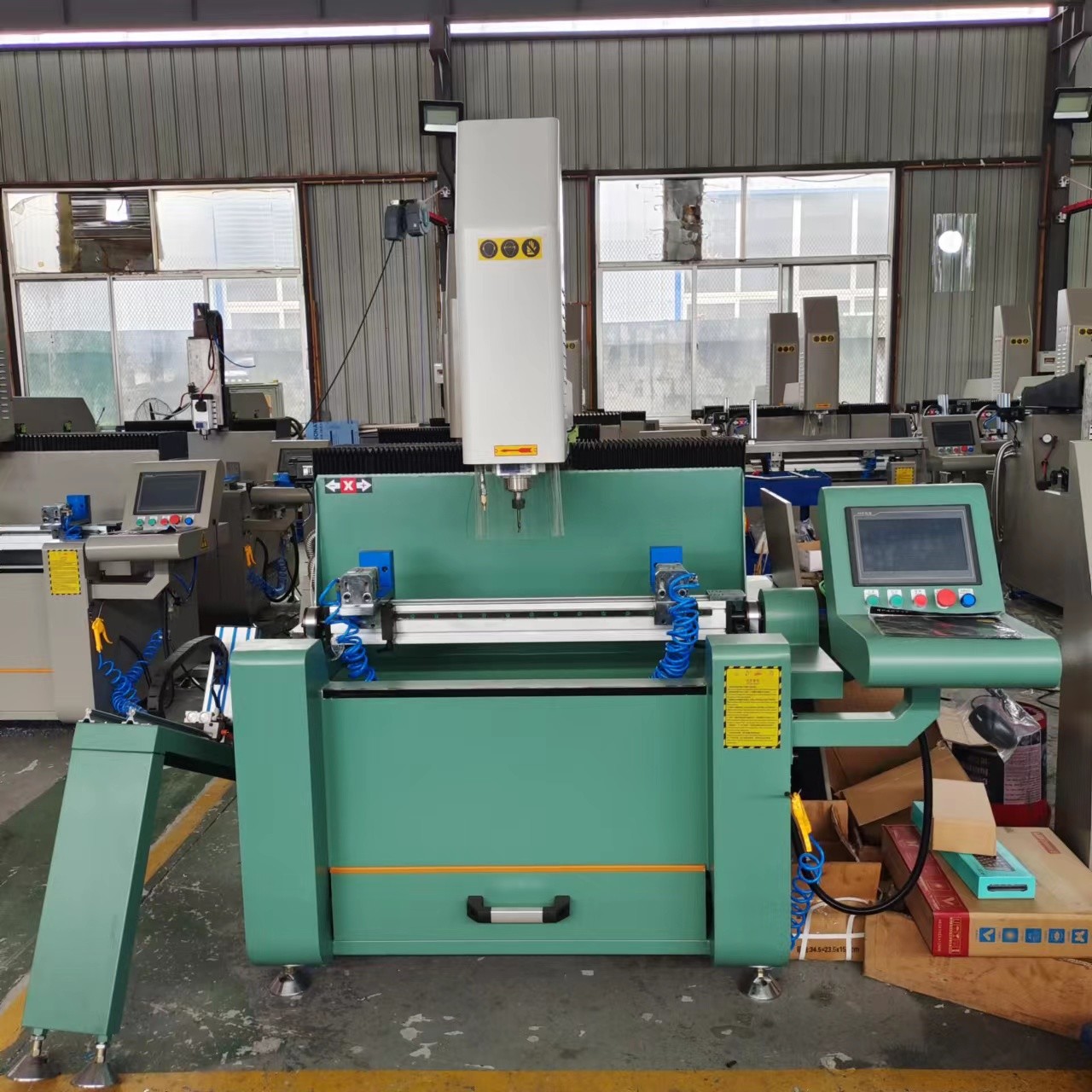 Small 800mm Automatic CNC Copy Router Drilling And Milling For Doors And Windows, Minimalist Furniture, Wine Cabinets