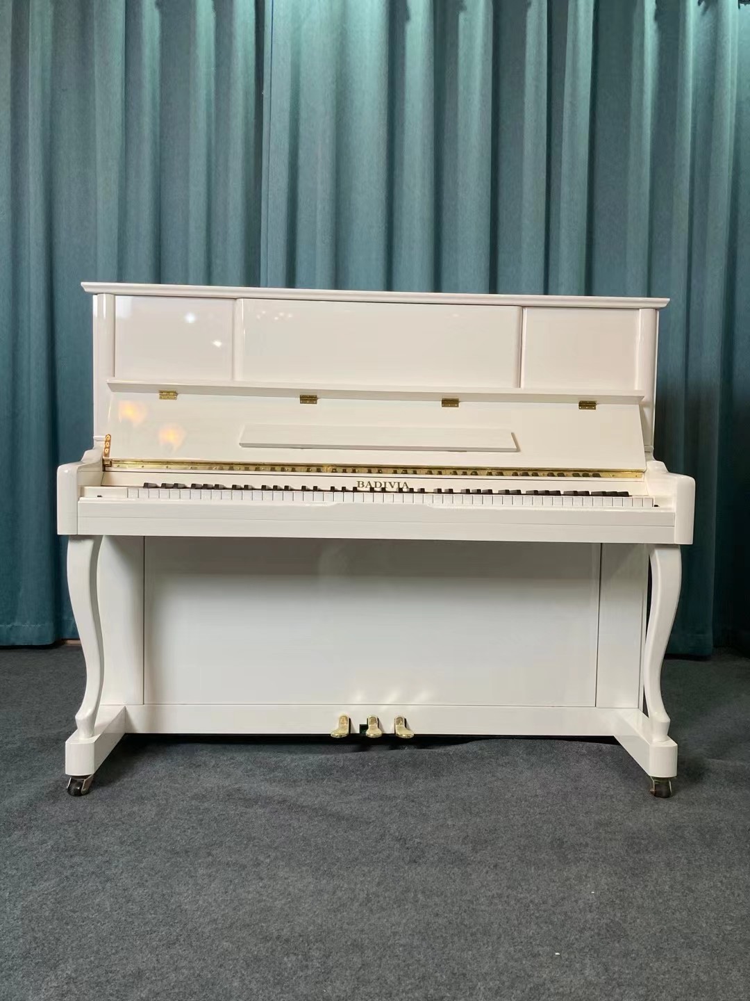 Best Price Acoustic upright second hand piano Black Color with second hand piano bench and accessories pre owned