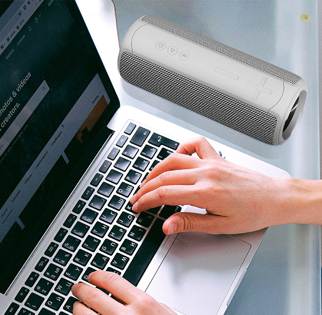 20Hz-20KHz Frequency Response Wireless Fabric Speaker 7.2V 2500mAh Battery Capacity
