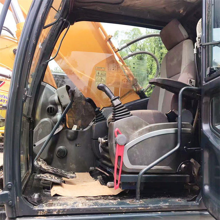 Hyundai 220-9s Excavator and 20on Loader Korean Equipment for Excavation in Korea