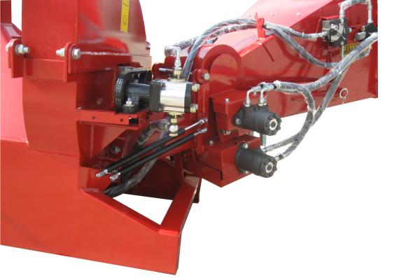 Buy cheap High Speed Hydraulic Wood Chipper With 4 Cutting Knives And 1 Bad Blade from wholesalers