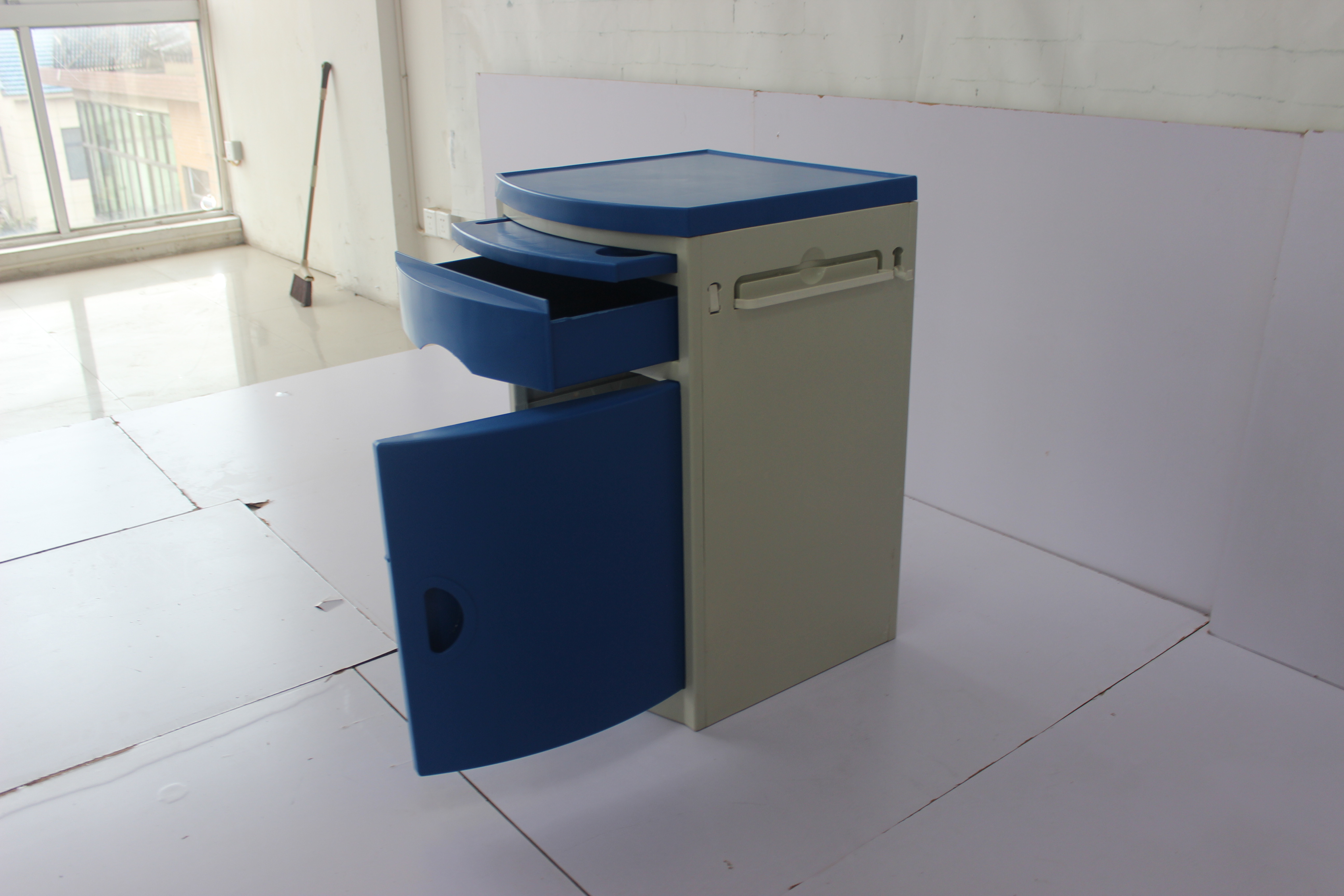 450MM Hospital Patient Bedside Locker Dining Table Cabinet Light Green Odm