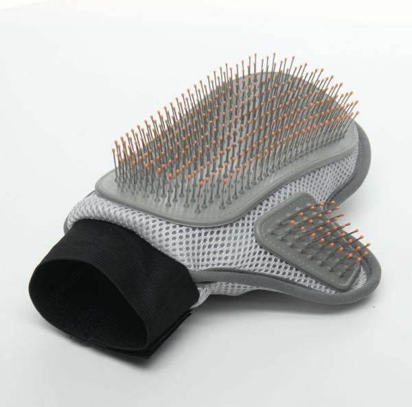 Buy cheap Bath Washing Pet Grooming Glove / Cat Grooming Brush Glove Mesh Cloth Material from wholesalers