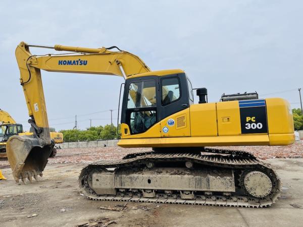 Buy cheap Second Hand Komatsu PC300 - 7 Hydraulic Crawler Excavator Used 1.4m3 Bucket from wholesalers