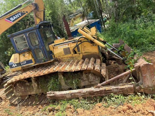 Buy cheap Komatsu D60P Bulldozer Has Excellent Durability , Flexibility , And High-quality from wholesalers