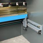 800KN Torsion Bar Press Brake 8 Feet Worktable With 380V / 50HZ Voltage