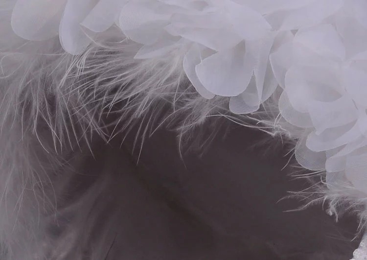 Wedding basket ostrich feather hand-woven floral basket wedding bridesmaids scatter floral basket wedding accessories