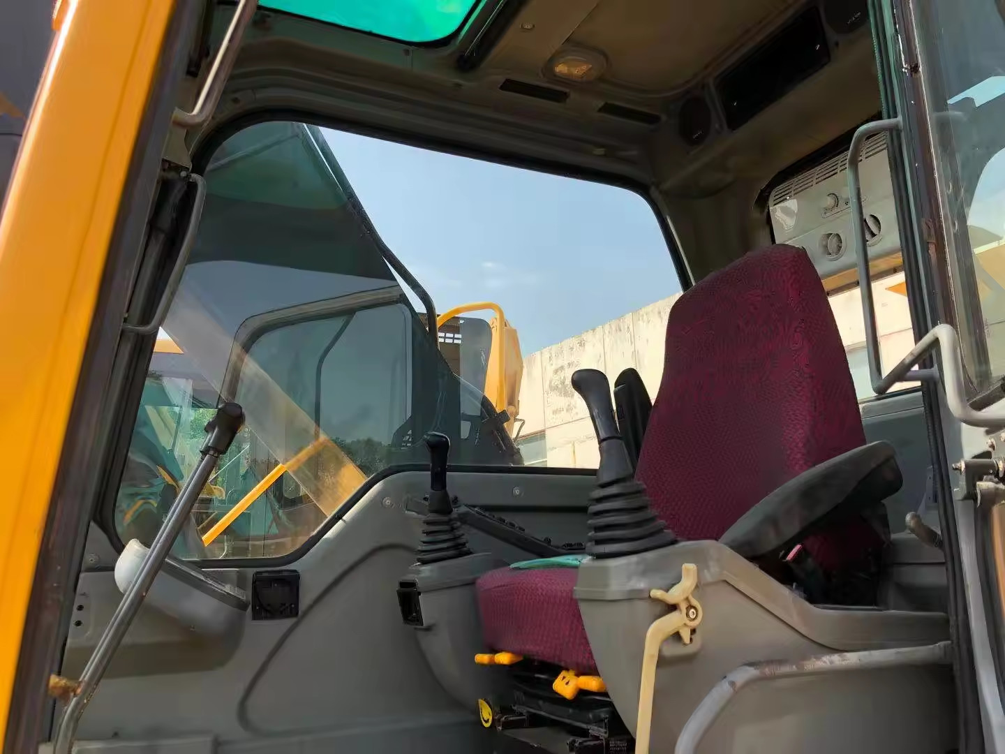 Secondhand Construction Engineering Digger Original Used Komatsu Pc138 Excavator