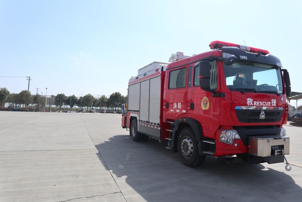 JY120 HOWO Rescue Fire Department Heavy Rescue Fire Water Truck 6 People