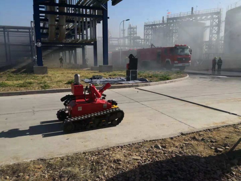Fire-fighting robot china factory Fire fighting robot TAF35 – Firefighting with water mist