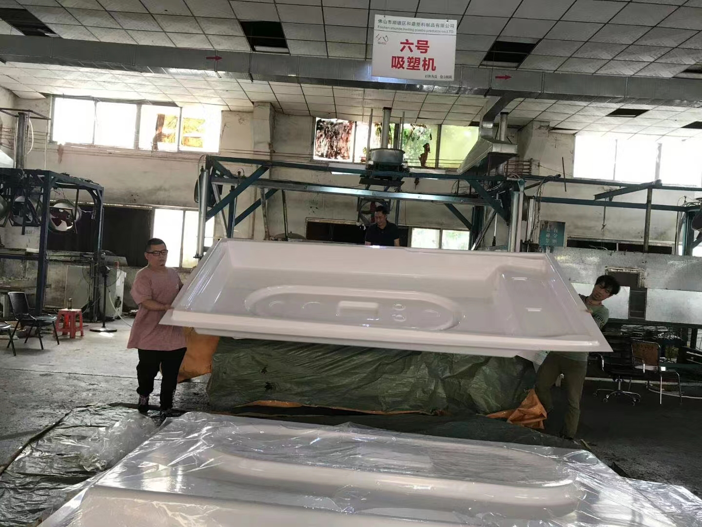 Custom Auto Roof Automotive Plastic Products Auto Spare Parts Bumpers Vacuum Forming Service within 32 Years Experience