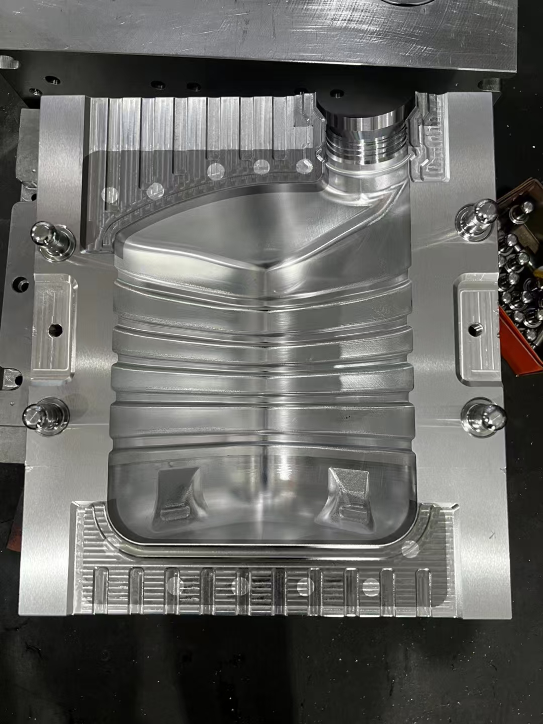 Multi Cavity Blow Molding Mold , Mineral Water Bottle Blowing Mould With Stacking Bucket