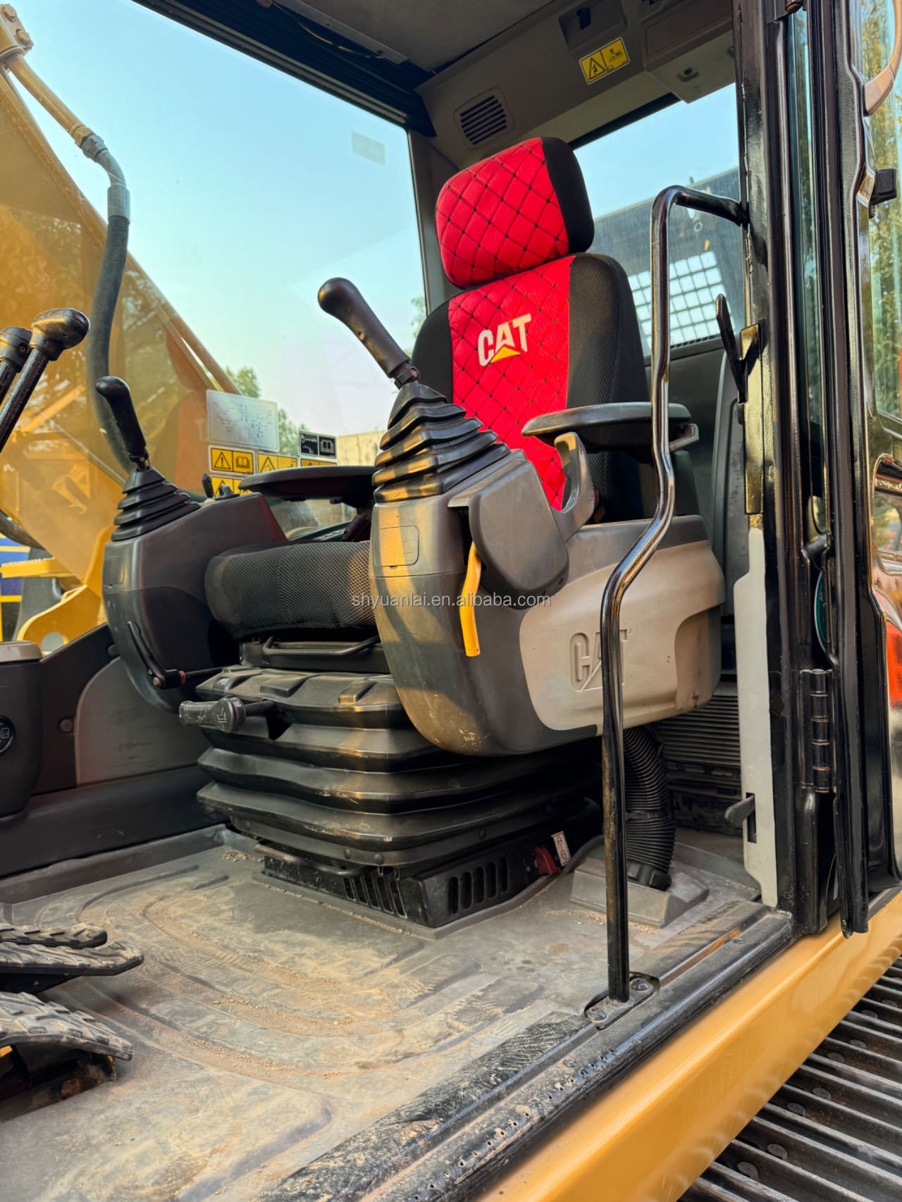 High Work Efficiency 20000 KG Second-Hand CAT320D2 Excavator with 0-2000 Working Hours