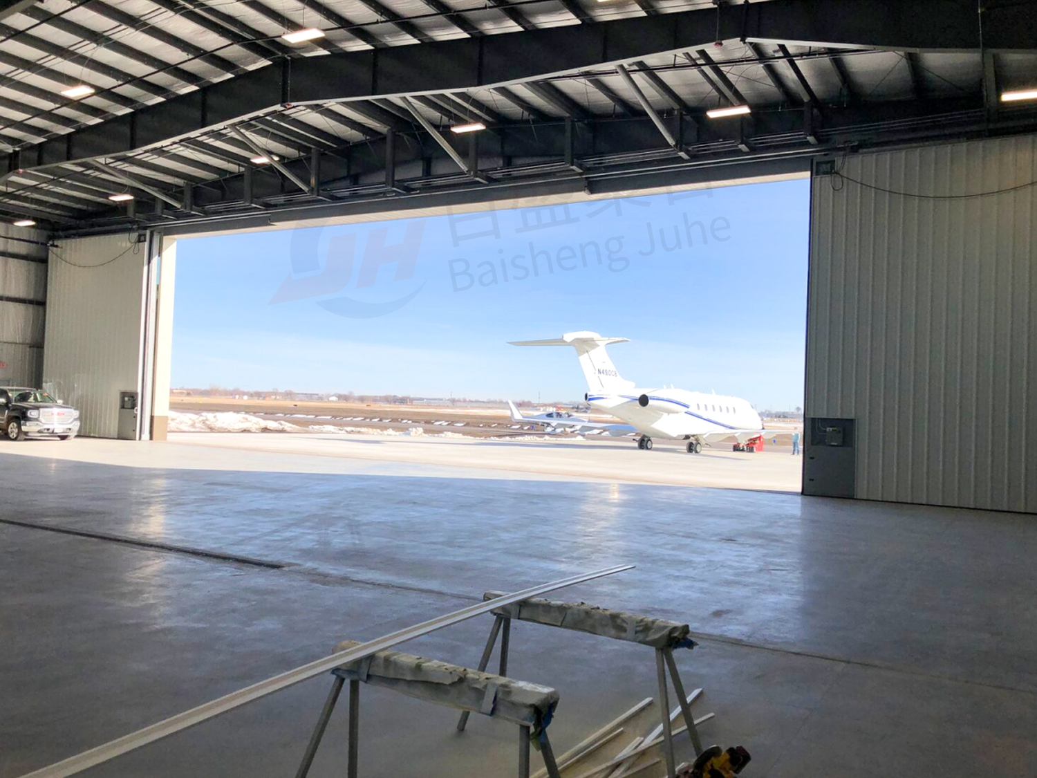 Low Carbon Steel Hangar Workshop Building with Multifunctional Prefab Steel Structure