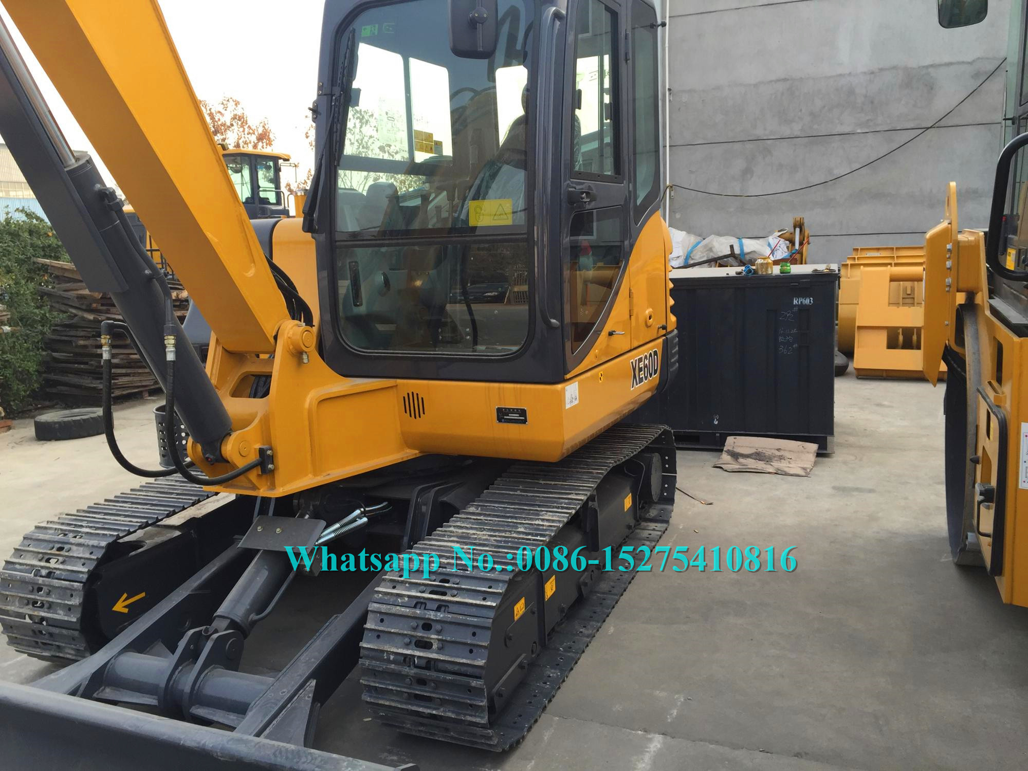 Heavy Construction Vehicles Small Wheeled Excavator Bucket Capacity 0.23CBM