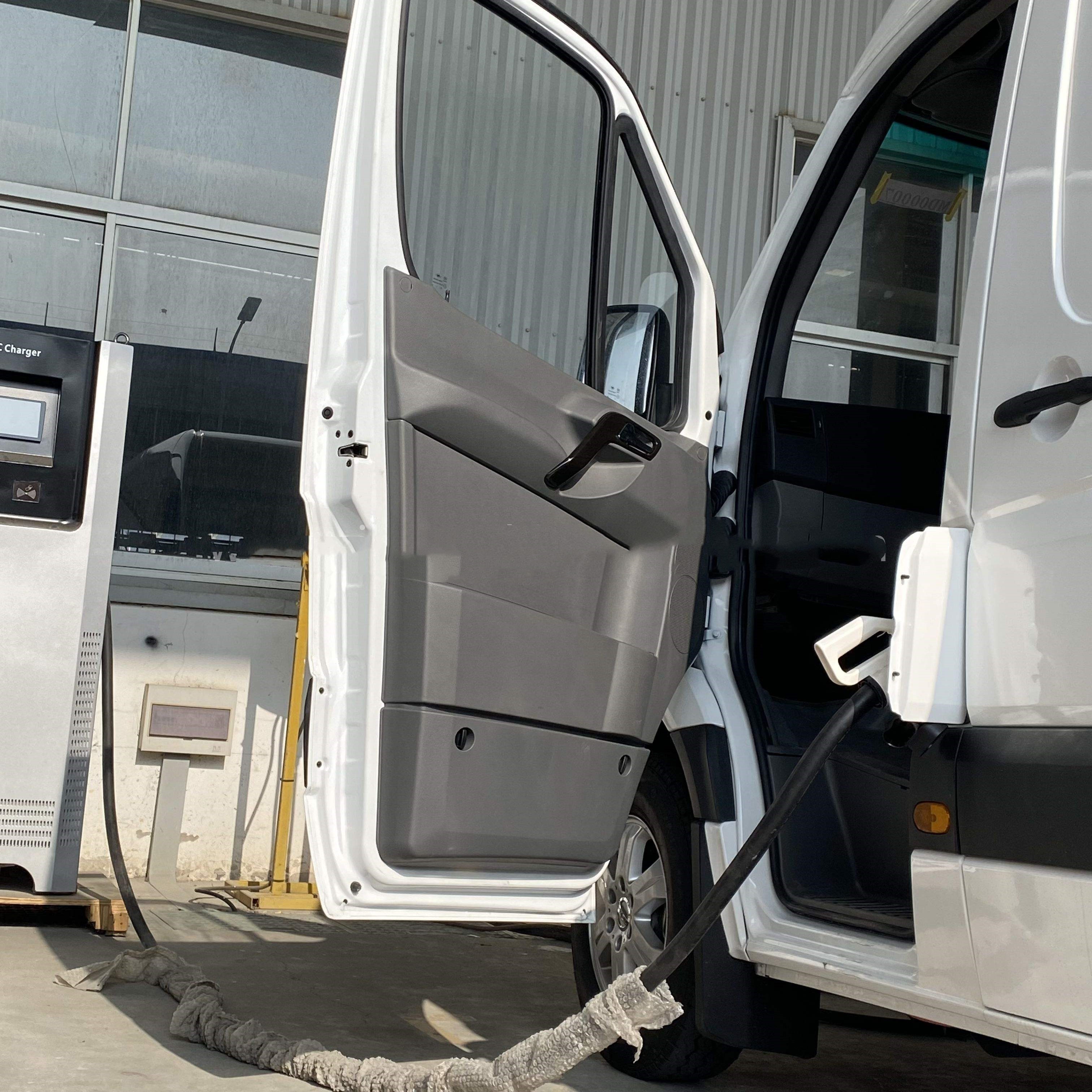 AEAUTO Mini Delivery Vans Pure Electric Cargo Vans 110km/H Max Speed