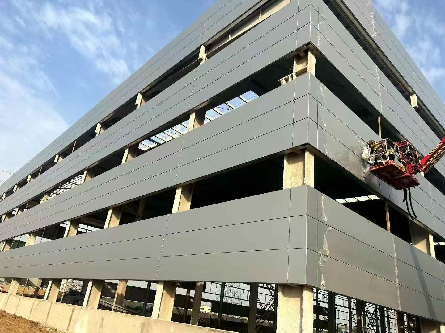 Industrial Steel Frame Warehouse With H Beam And Sandwich Panel Roof Cladding