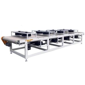 China Automatic Spot UV Printing Machine For Varnish Coating on sale