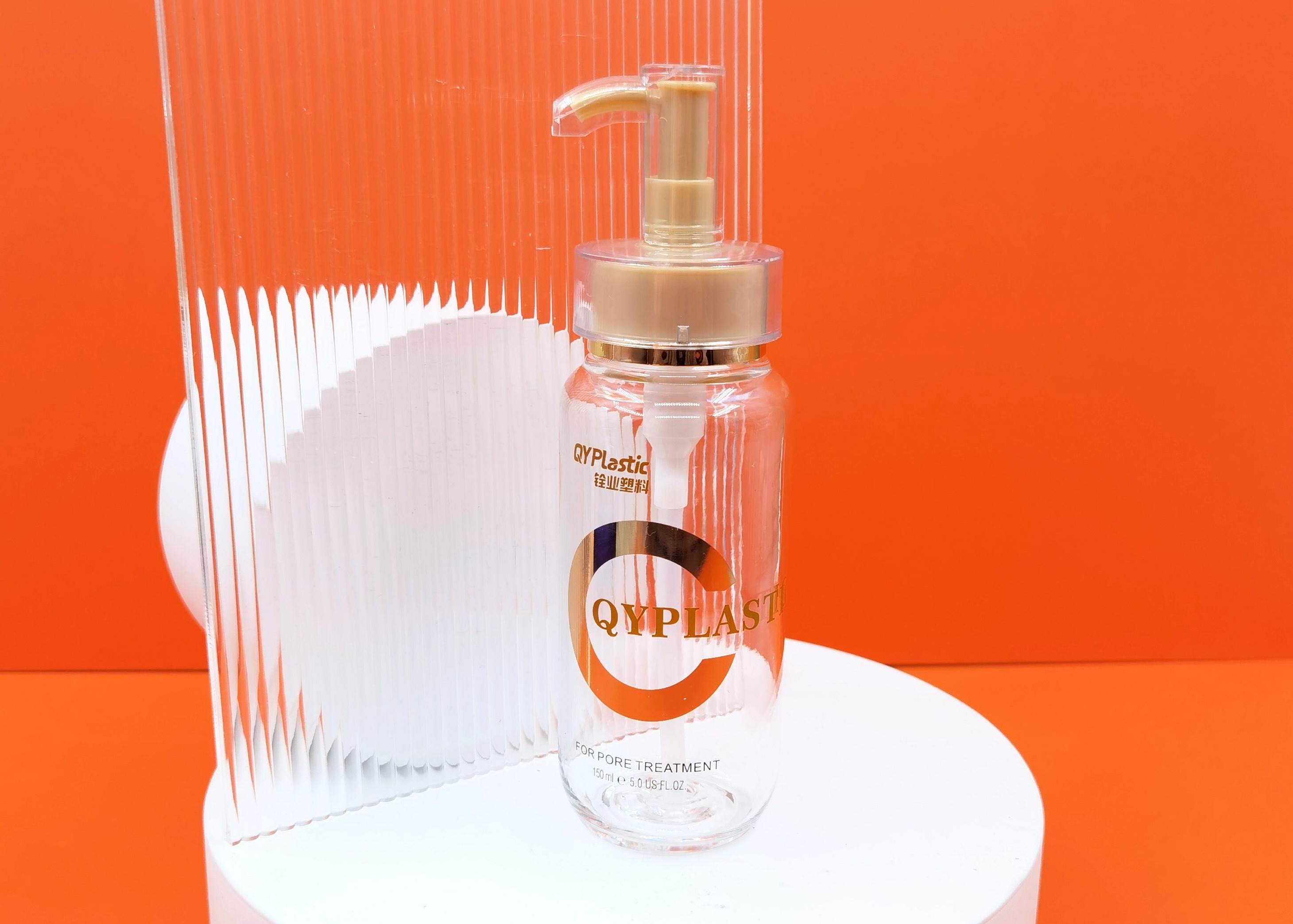 Fashion Moisturizer Plastic Cosmetic Bottles Gold Hot Stamping 100ml 150ml Acrylic Pump