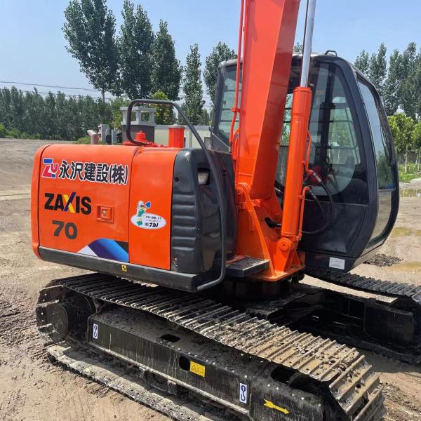 Lowest price used excavator 90% new made in Japan HITACHI ZX70 excavator