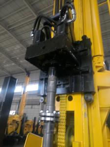 China Top Head Drive High Torque Hydraulic Water Well Drilling Rig on sale