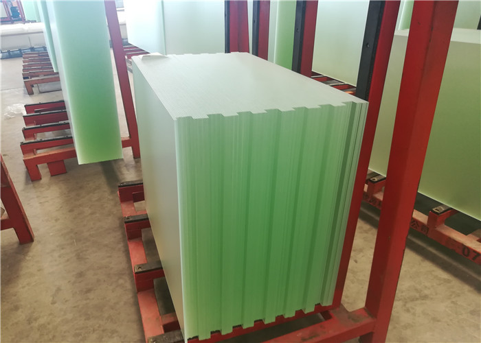Solar Panel High Transmittance Glass , Low Iron Toughened Glass 91.5 % Light Transmittance