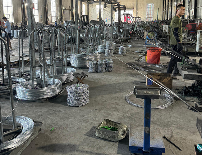 Rust Resistance Double Strand Reverse Twist Stainless Steel Barbed Wire