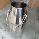 Height 700mm 40L Silver Milking Bucket For Streamlined Milk Collection In Farms