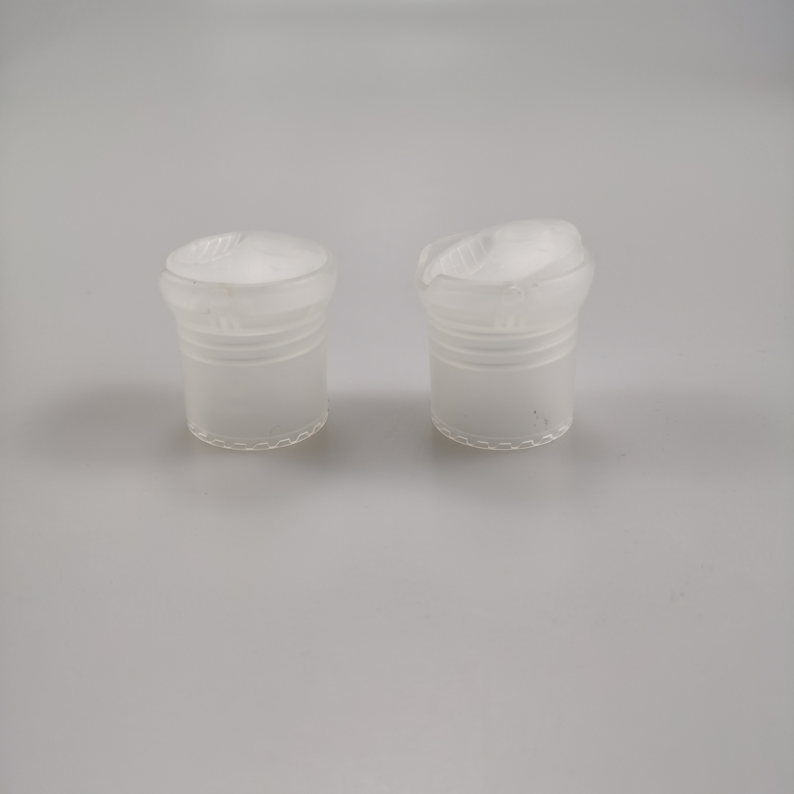 PP Material 20/410 24/410 24/415 28/410 Aluminum Press Cap Disc Top Cap for Bottles