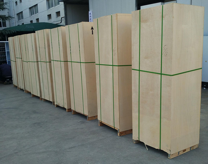 Wooden box Packing.jpg