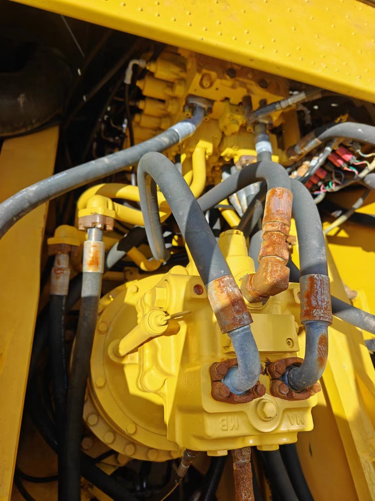 Used Komatsu Excavator with Komatsu SAA6D107E-2 Engine