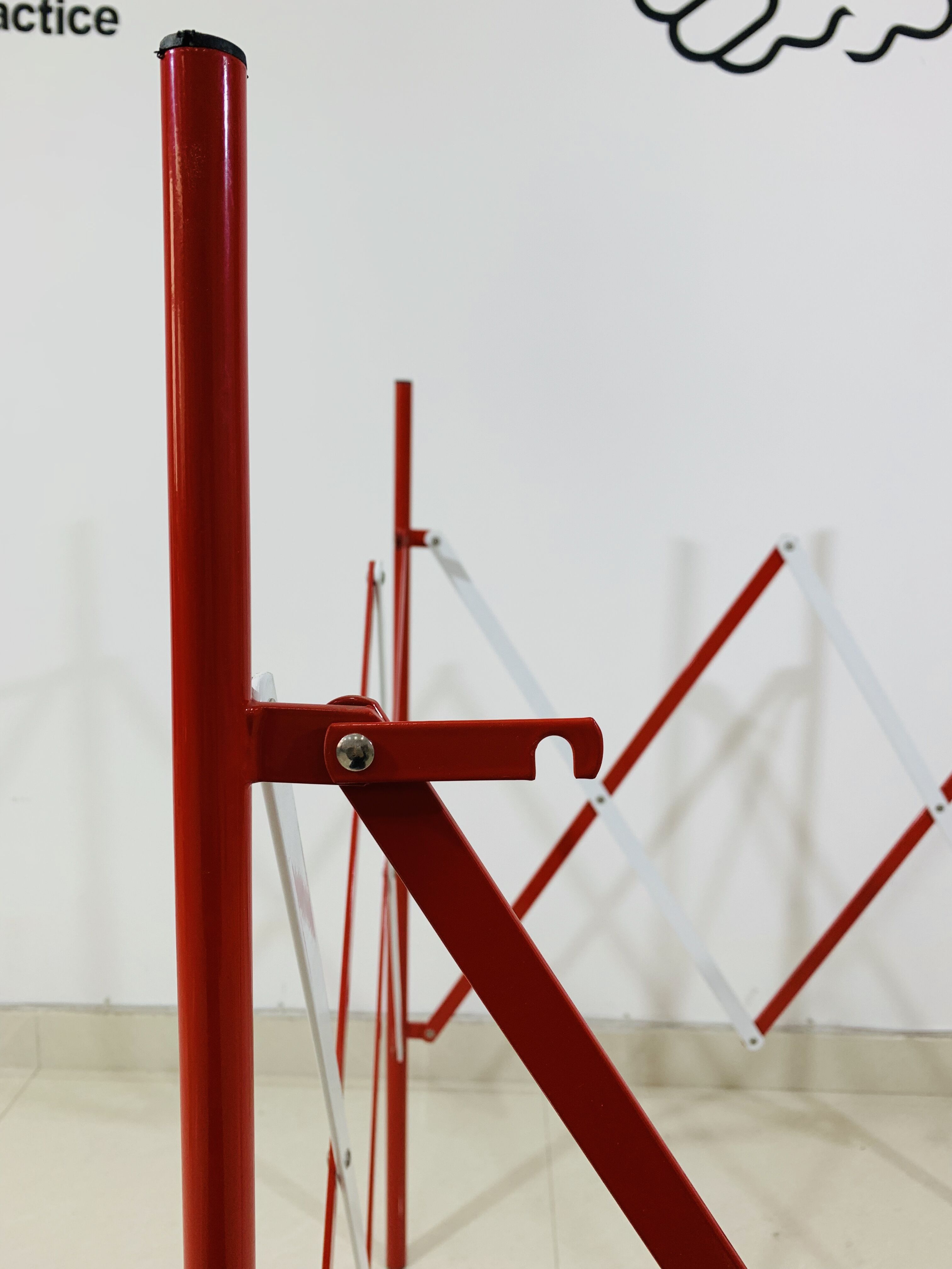 Isolation Customized Size Metal Fence Accessories Expandable Road Barrier