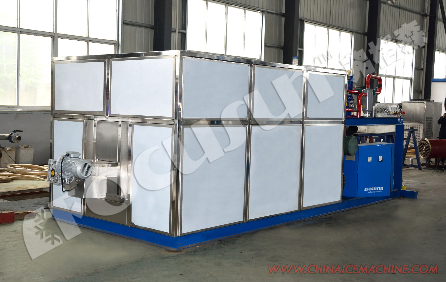 Italy Compressor 2860w Commercial Type Cube Ice Making Machine FIM-1500G Capacity 680kgs Per Day