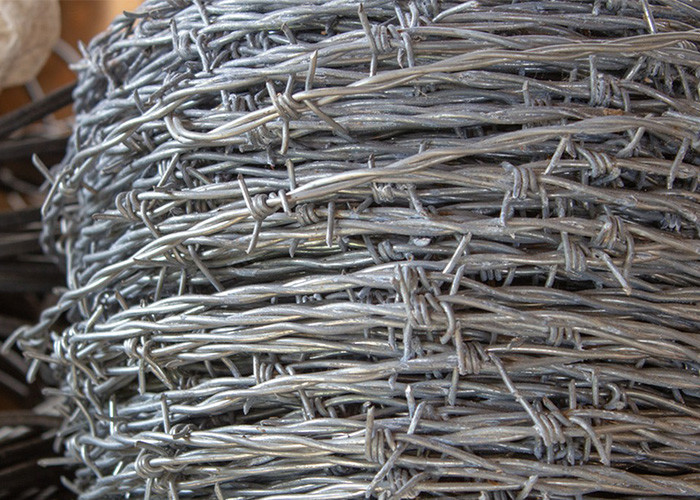 Farm Protection Twist 3or 4inch Barb Distanc Hot Dipped Galvanized Barbed Wire