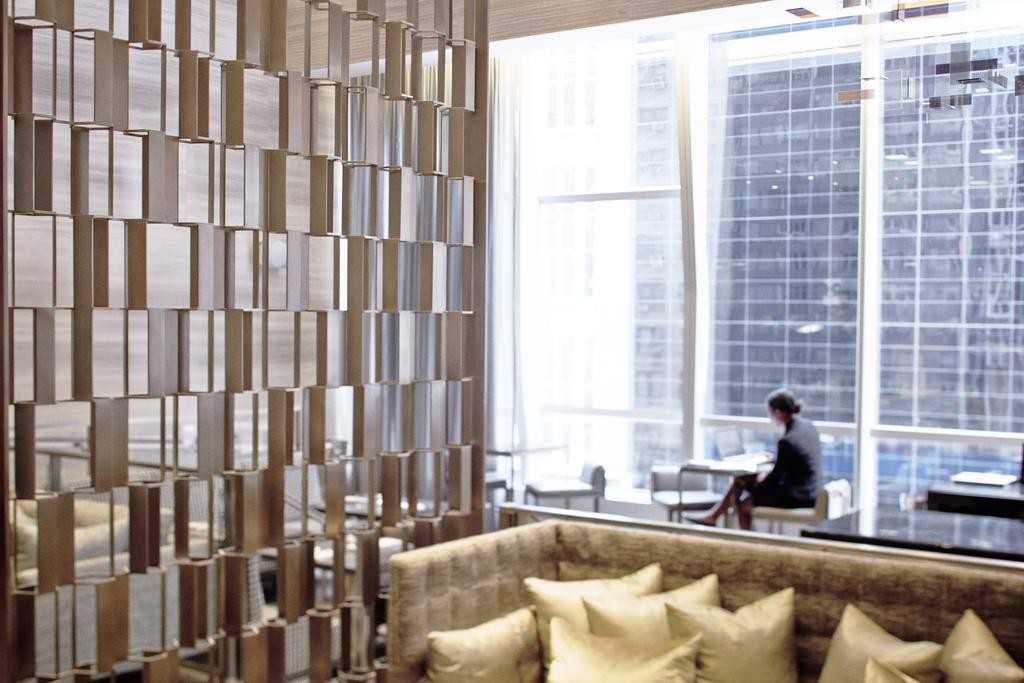 Hot sale hotel decor metal screen partition wall panel for private screen room divider